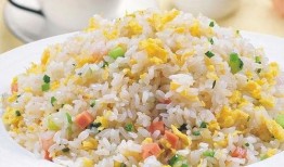 外卖爆料炒饭视频,视频曝光烹饪全过程